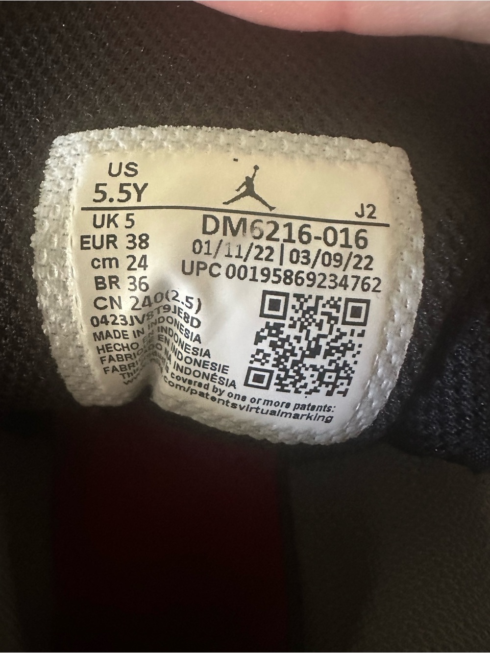 NIKE Air Jordan 1 Mid SE (GS) Elephant Toe Sneakers - Picture 10 of 10